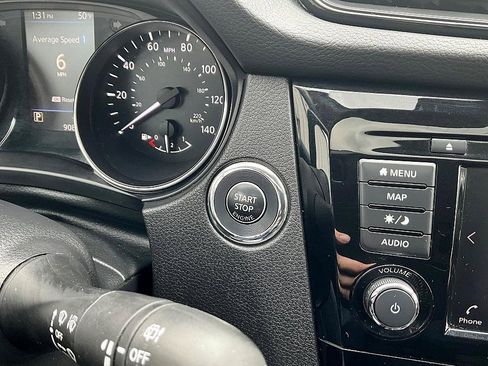 Used 2019 Nissan Rogue SV w/ Sun & Sound Touring Package image 19