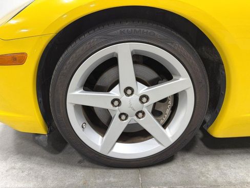 Used 2007 Chevrolet Corvette Coupe w/ Preferred Equipment Group RWD image 35