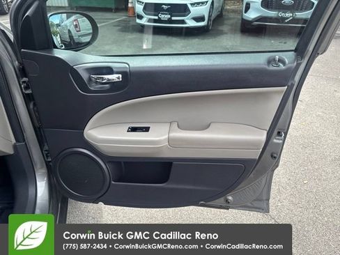 Used 2012 Dodge Caliber SXT FWD image 31