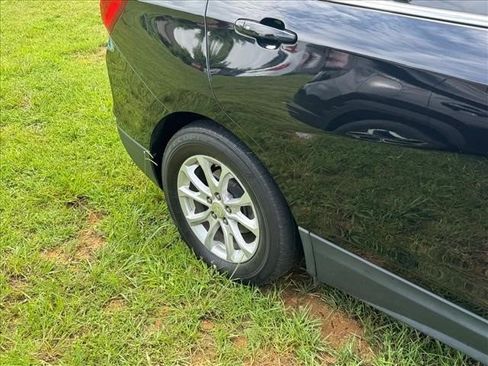 Used 2019 Chevrolet Equinox LT w/ Driver Convenience Package AWD/4WD image 12