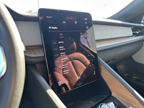 Used 2022 Polestar Polestar 2 w/ Performance Package image 19