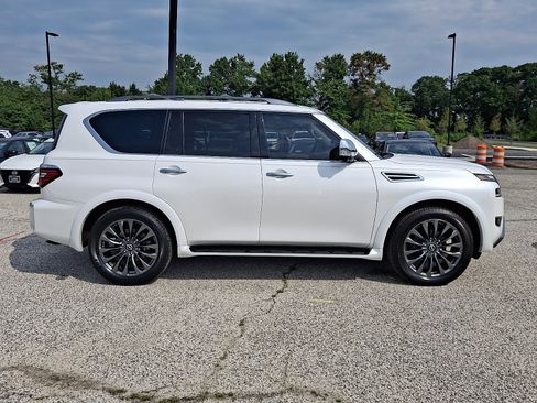 Certified 2023 Nissan Armada Platinum w/ Cargo Package AWD/4WD image 8