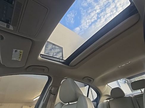 Used 2020 Acura TLX image 24