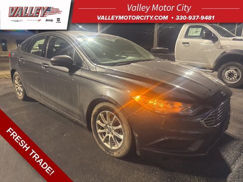 Used 2017 Ford Fusion S image 4