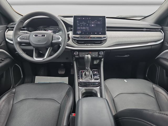 Used 2023 Jeep Compass Latitude AWD/4WD image 17
