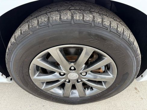 Used 2014 Chrysler Town & Country S image 32