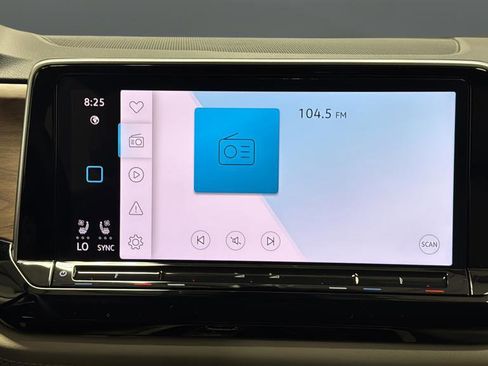 Used 2024 Volkswagen Atlas SE w/ Black Wheel Package image 14