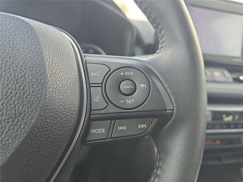 Used 2022 Toyota RAV4 XLE Premium FWD image 22