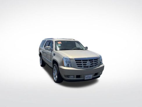 Used 2008 Cadillac Escalade ESV AWD image 3