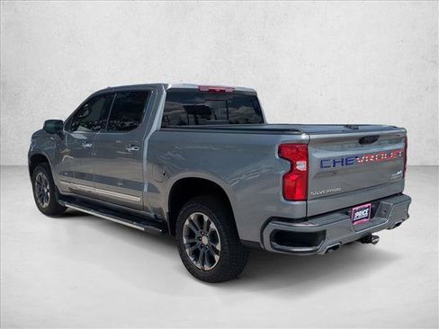 Used 2025 Chevrolet Silverado 1500 High Country AWD/4WD image 8