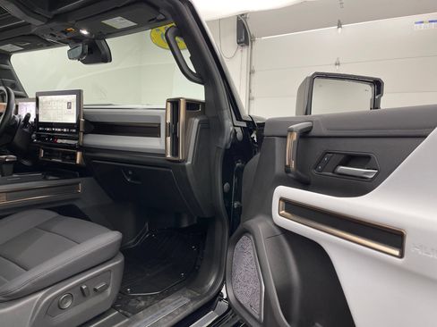 Used 2025 GMC Hummer EV 2X w/ LPO, Illumination Package AWD/4WD image 34