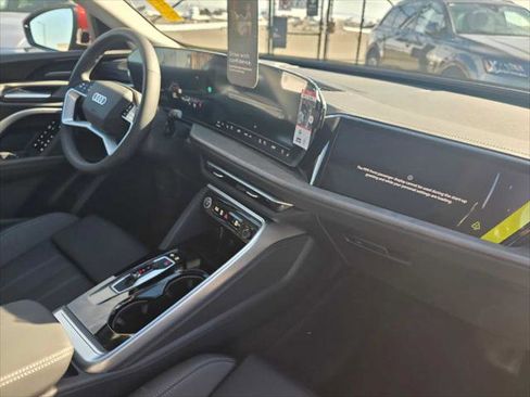 New 2025 Audi Q5 Prestige image 12