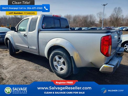 Used 2005 Nissan Frontier SE image 2