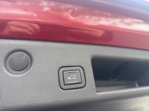 Used 2023 Chevrolet Equinox LT image 33