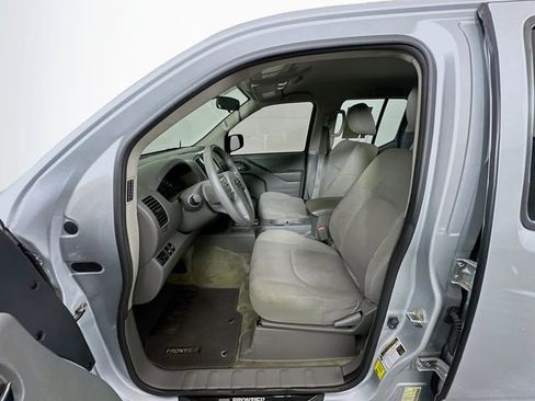 Used 2018 Nissan Frontier SV image 20