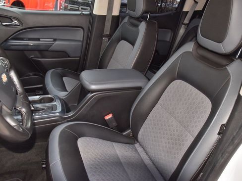 Used 2018 Chevrolet Colorado Z71 image 32