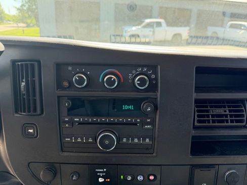 Used 2019 Chevrolet Express 3500 w/ Driver Convenience Package RWD image 14