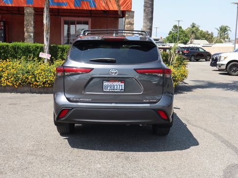 Used 2020 Toyota Highlander XLE image 7