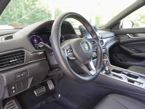 Used 2019 Honda Accord Sport image 14