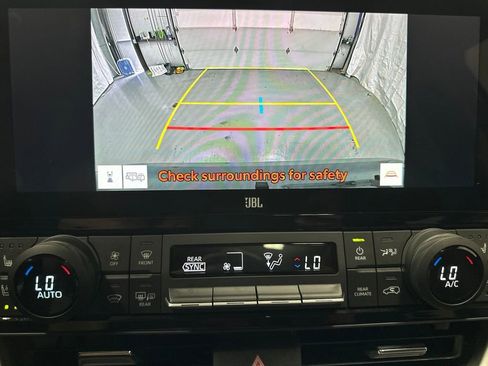 Used 2025 Toyota Grand Highlander AWD image 39