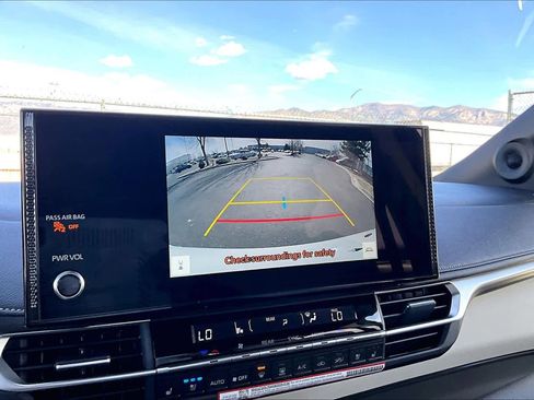 Certified 2026 Toyota Sienna Limited image 28