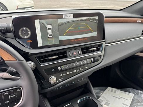New 2025 Lexus ES 350 Ultra Luxury image 16