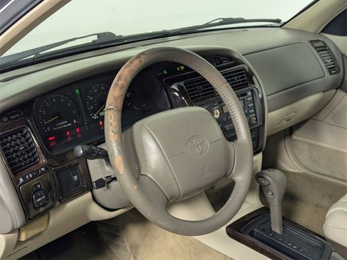 Used 1999 Toyota Avalon XL image 11