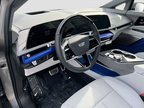 New 2025 Cadillac Optiq Sport 2 w/ LPO, Floor Liner Package AWD/4WD image 8