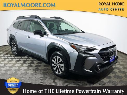 Used 2025 Subaru Outback Premium image 1