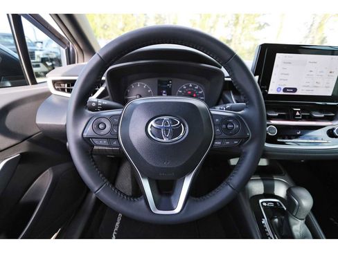 Used 2025 Toyota Corolla SE image 13