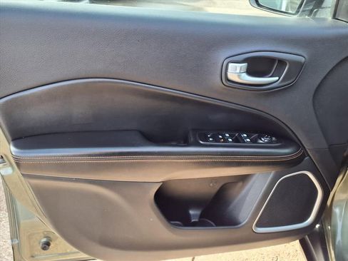 Used 2018 Jeep Compass Limited image 13