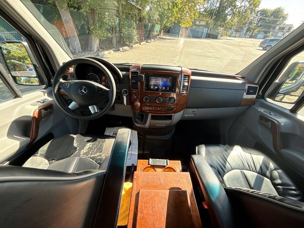 Used 2017 Mercedes-Benz Sprinter 2500 image 23