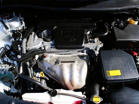 Used 2012 Toyota Camry SE image 12