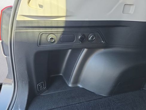 Used 2022 Subaru Forester Premium AWD/4WD image 22