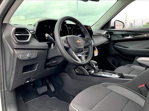 New 2026 Chevrolet TrailBlazer LT w/ Convenience Package FWD image 8