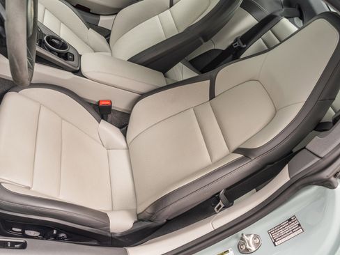 Used 2025 Porsche 911 Carrera image 24