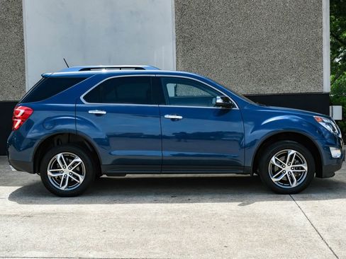 Used 2017 Chevrolet Equinox Premier w/ Enhanced Convenience Package AWD/4WD image 8