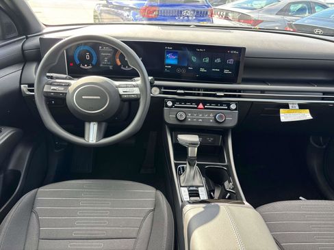 New 2026 Hyundai Santa Cruz SE image 5