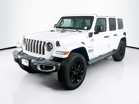 Used 2021 Jeep Wrangler Sahara image 3