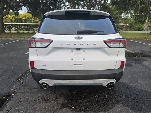 Used 2022 Ford Escape SE w/ SE Sport Appearance Package image 8