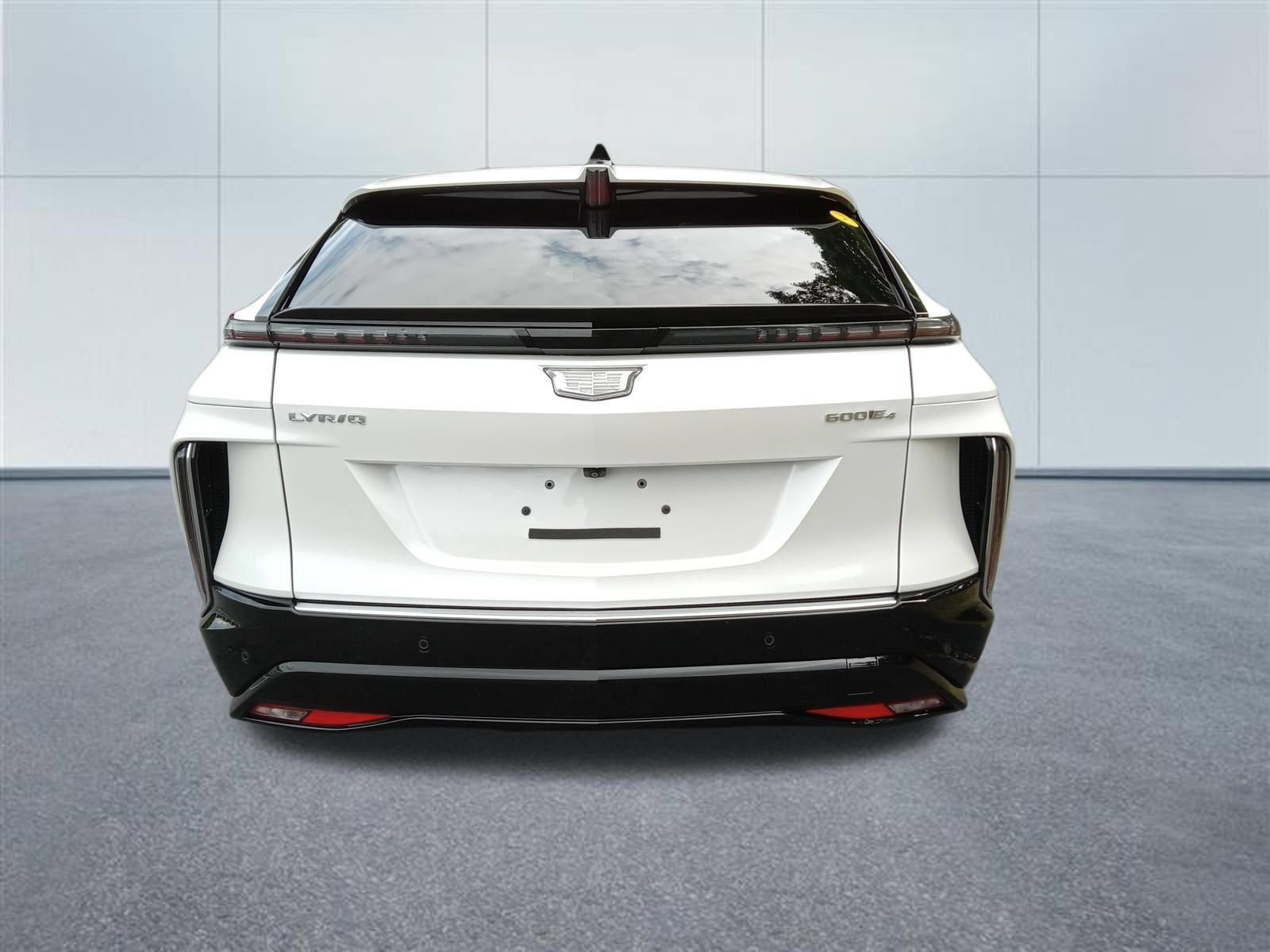 Used 2024 Cadillac Lyriq Luxury w/ LPO, Floor Liner Package AWD/4WD image 4