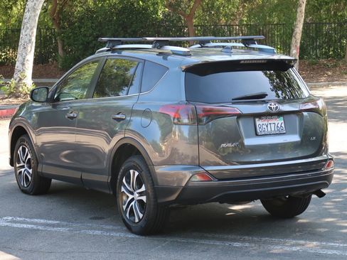 Used 2016 Toyota RAV4 LE FWD image 7