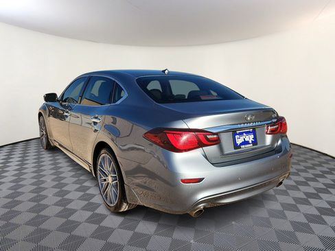 Used 2017 INFINITI Q70 L 3.7 w/ Deluxe Touring Package image 3