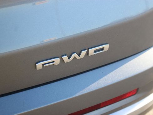 Used 2021 GMC Acadia Denali w/ Denali Technology Package image 10