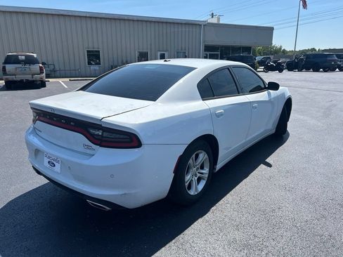 Used 2019 Dodge Charger SXT RWD image 6
