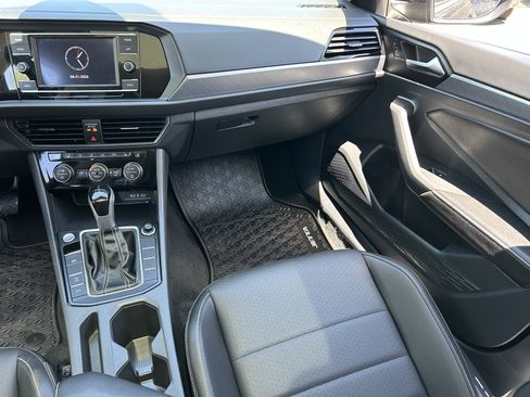 Certified 2024 Volkswagen Jetta SE FWD image 14