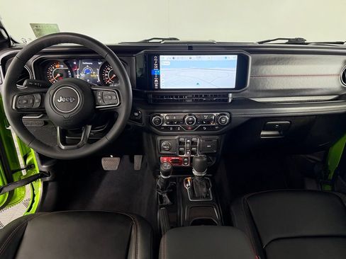 Certified 2025 Jeep Wrangler Unlimited Rubicon AWD/4WD image 13
