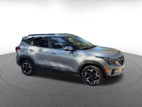 Used 2025 Kia Seltos S image 2
