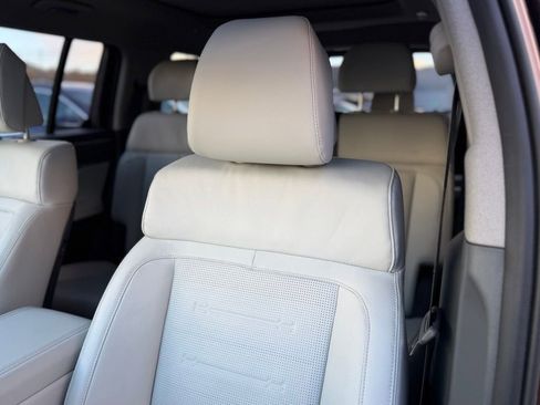 Used 2024 Hyundai Santa Fe Limited image 9