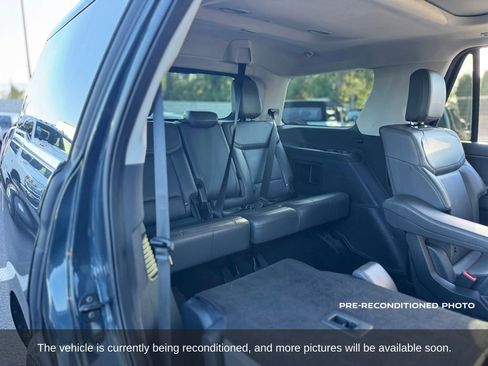 Used 2025 Ford Expedition Active AWD/4WD image 13